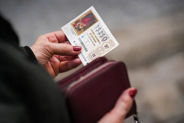 De los videntes a ChatGPT: así ha cambiado el 'oráculo' de la Lotería de Navidad