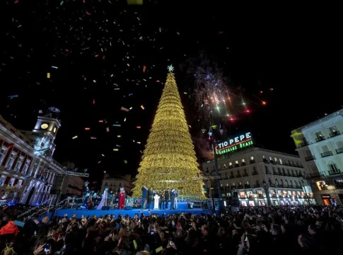 El Ayuntamiento de Madrid se vuelca con la Navidad con rutas de belenes, videomapping en Cibeles y mercadillos navideños El Ayuntamiento de Madrid se vuelca con la Navidad con rutas de belenes, videomapping en Cibeles y mercadillos navideños
