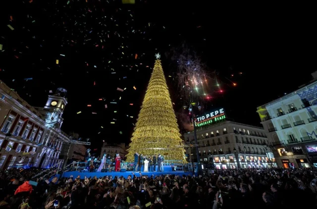 El Ayuntamiento de Madrid se vuelca con la Navidad con rutas de belenes, videomapping en Cibeles y mercadillos navideños