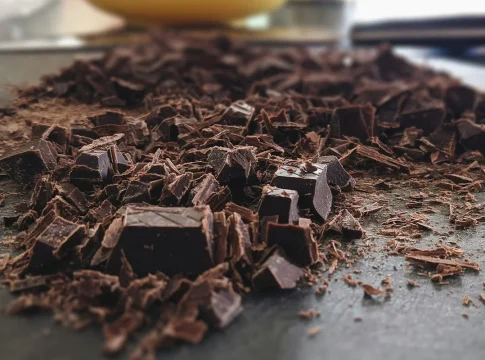 El chocolate negro contiene un compuesto clave que podría frenar el envejecimiento celular El chocolate negro contiene un compuesto clave que podría frenar el envejecimiento celular