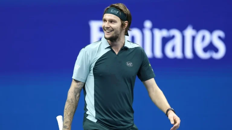 El milagro llamado Bublik: La sorpresa del año que frenó a Sinner (y casi deja el tenis) en la era Alcaraz