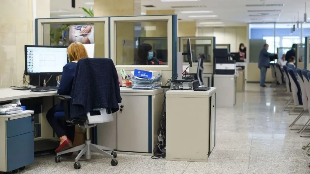 El 'gran relevo público': los funcionarios que necesita España para evitar el colapso en 2035 3 El riesgo real: qué pasa si España no llega a tiempo