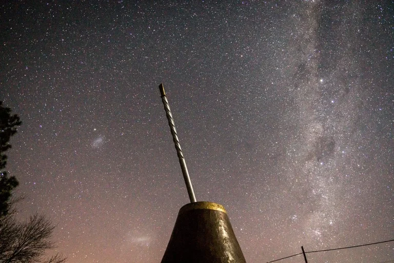 El telescopio James Webb descubre un océano oculto bajo la superficie de este planeta