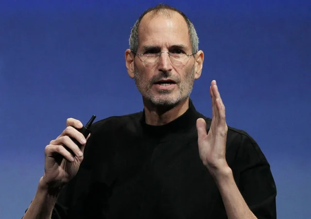 El truco para ganar autoridad emocional sustituyendo el "lo siento" por la palabra que usaba Steve Jobs en sus discursos