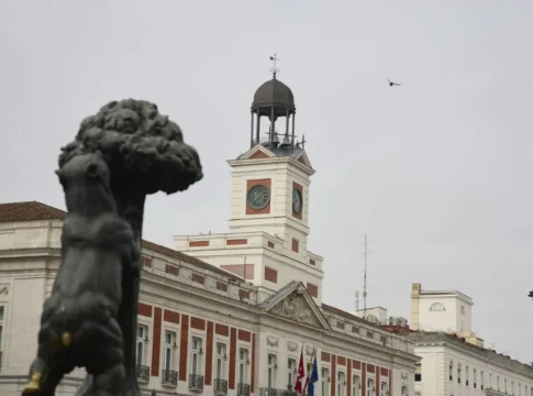 Fachada de la Real Casa de Correos en Madrid Fachada de la Real Casa de Correos en Madrid