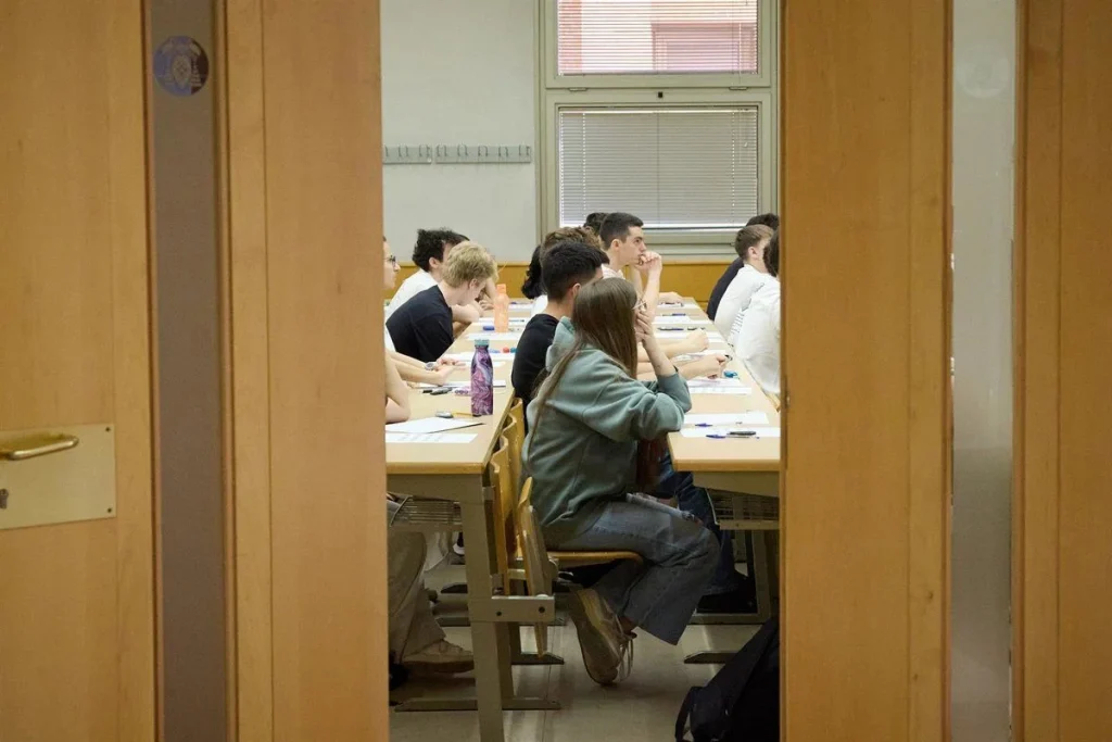 Familias divididas, profesores en pie de guerra