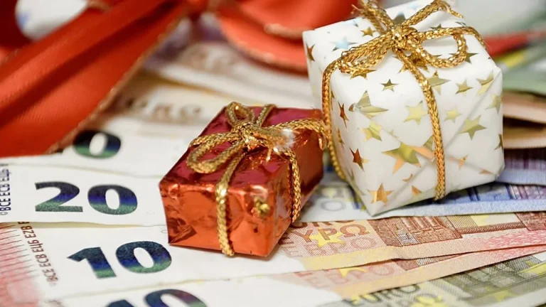 Hacienda te puede pegar un susto con los regalos de Navidad y Reyes