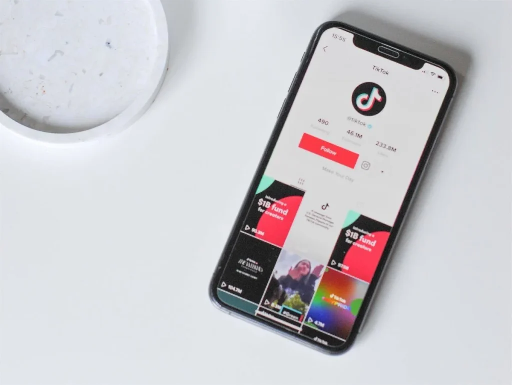 El fenómeno de TikTok Live está creando profesiones que hace tres años no existían 3 Historias reales que explican un cambio de época