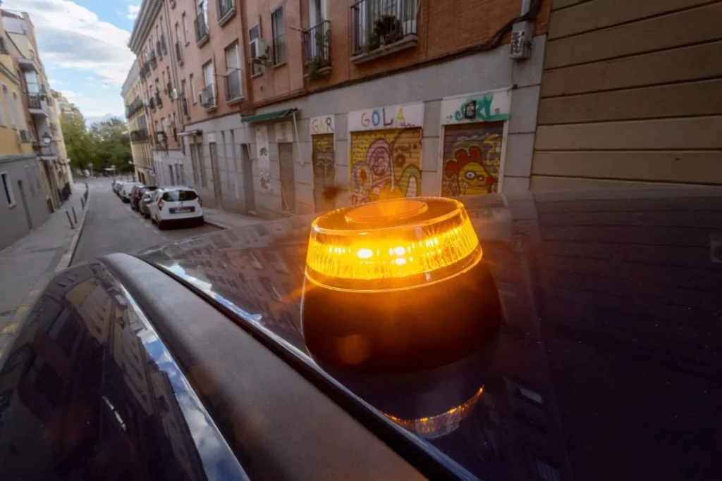 Se endurece la guerra por las balizas V16: denuncian un mercado millonario a la sombra y campañas engañosas 2 La DGT responde: “no es culpa nuestra, el Supremo lo permitió”