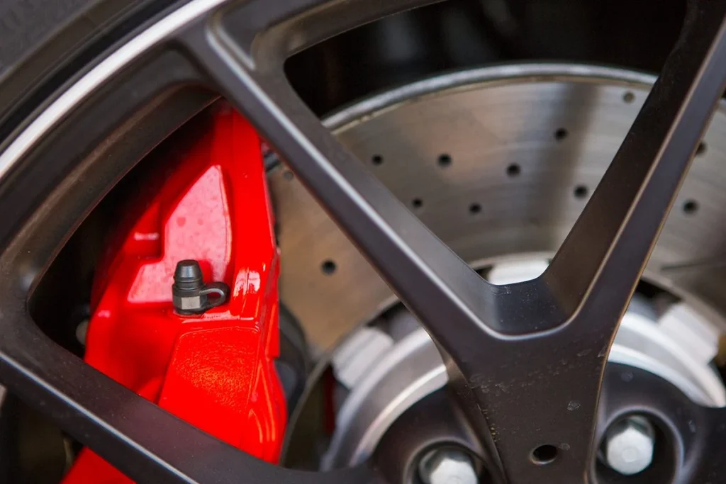 Frenar sin frenos "clásicos": así funciona la tecnología con la que este modelo aspira a cambiar la automoción 3 La automoción avanza hacia modelos que frenan sin componentes clásicos mediante tecnología disruptiva