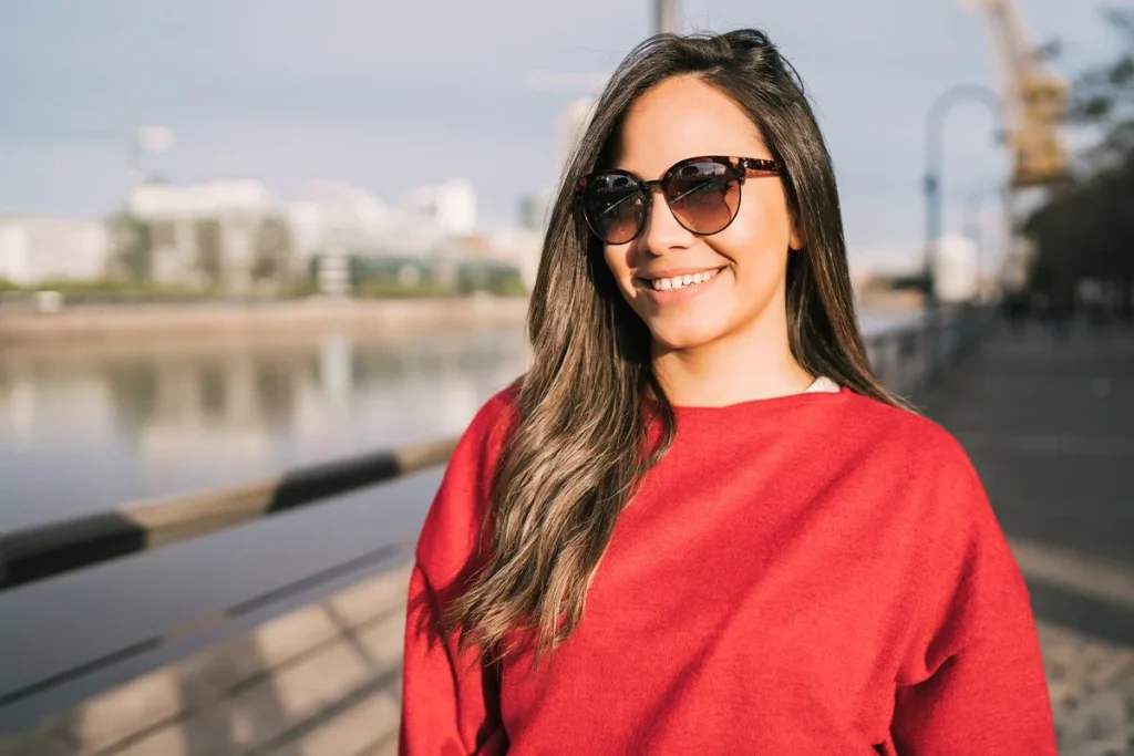 Dr. Benito León, especialista en biología humana: "El cuerpo emite luz constantemente y es más peligroso de lo que crees" 1 La biología humana confirma que el cuerpo emite luz de forma constante y advierte sobre sus riesgos