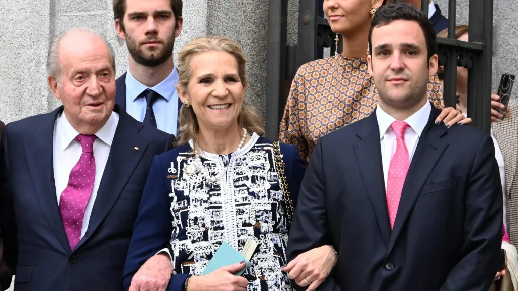“Felipe le citó en el palacio para sermonearle”: La desenfrenada vida de Froilán forzó su exilio a Abu Dabi 1 La intervención de Felipe VI y la propuesta de Juan Carlos I