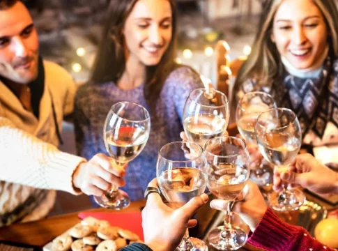 La nueva amenaza de las cenas de empresa. las fotos navideñas y los peligrosos 'deepfakes' La nueva amenaza de las cenas de empresa: las fotos navideñas y los peligrosos 'deepfakes'