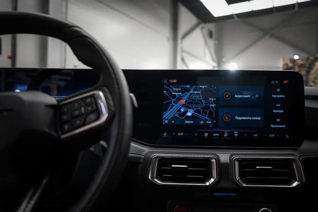 Las normas de Euro NCAP 2026 limitan el uso de pantallas táctiles en todo el coche por motivos de seguridad