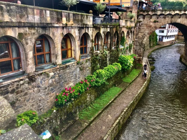 Los 5 pueblos españoles más bonitos para descubrir en diciembre antes de que acabe el año 