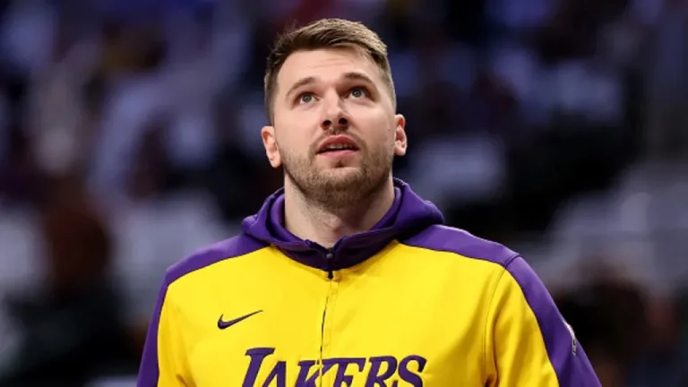 Luka Doncic no salva a unos Lakers desbordados