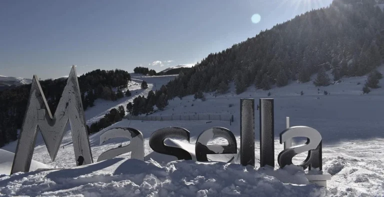 La estación española que arrasa con 10 km de esquí nocturno: ni Suiza ni Andorra tienen algo igual