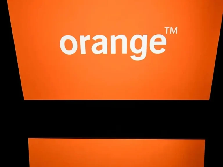 Orange desembolsa más de 300 millones para seguir ofreciendo todo el fútbol con Movistar y DAZN