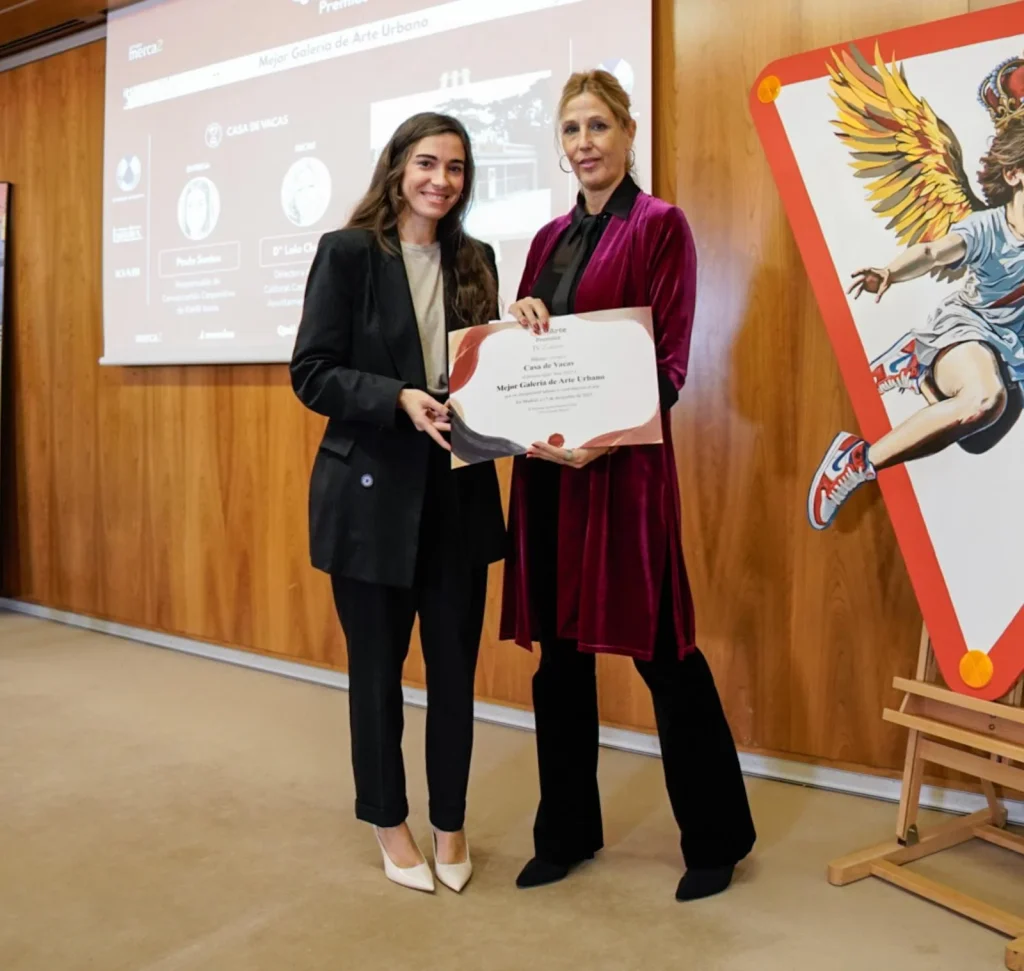 Los Premios Qué! Arte celebran su nueva edición en la Fundación Mapfre 5 Merca2.es Paula Santos y Lola Chamero
