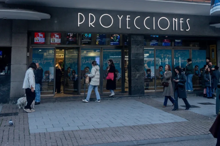 El peso del cine español crece en la taquilla en medio de la crisis de Hollywood