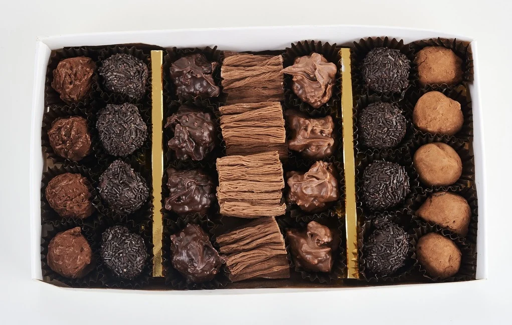 Surtido superior con Lena Vieja trufas y roquitas. Dulce Tentacion