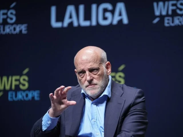 Tebas se baja el sueldo pero cobra casi diez veces más que al convertirse en presidente de LaLiga