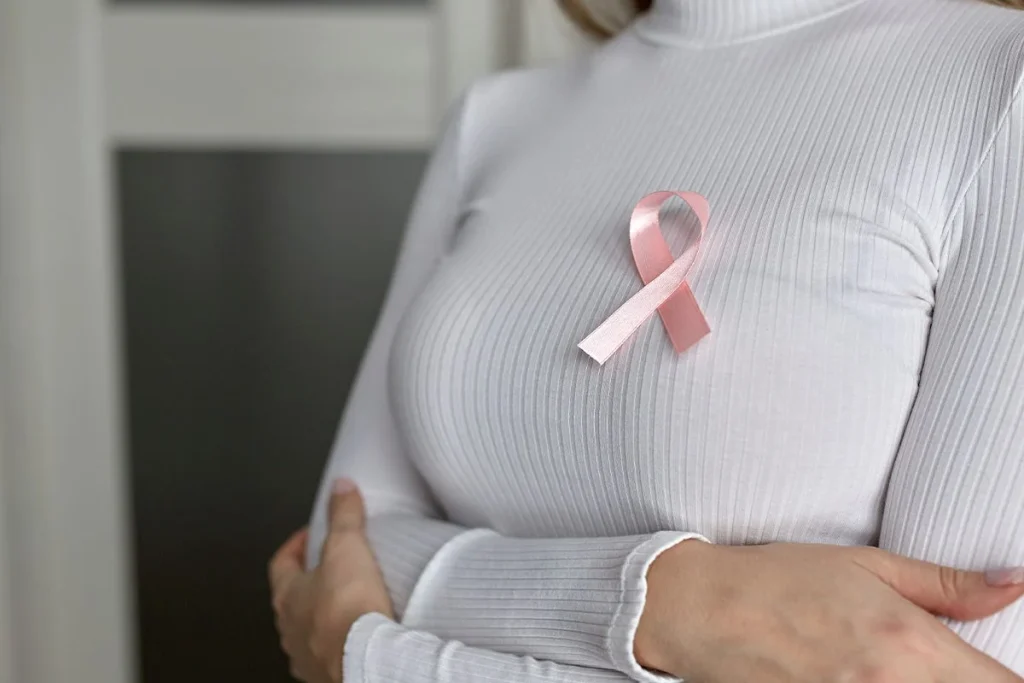 El algoritmo entrenado con 70.000 pacientes que promete anticipar el riesgo de cáncer de mama y ajustar las revisiones 2 Un algoritmo avanzado ayuda a personalizar las revisiones frente al cáncer de mama según el riesgo real