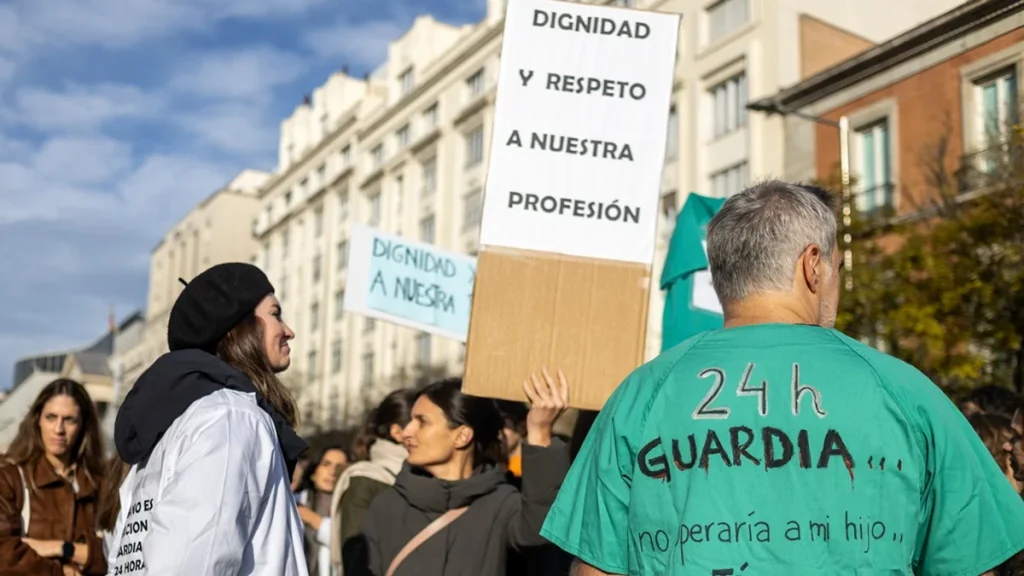 Huelga nacional de médicos: 30.000 afectados piden no dejar caer la sanidad pública 2 Huelga nacional de médicos: 30.000 afectados piden no dejar caer la sanidad pública Fuente: Europa Press
