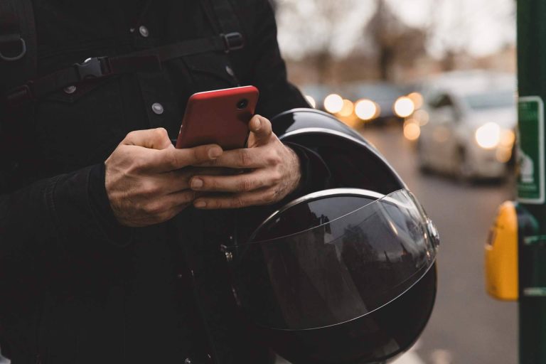 La mejor compañía de seguros de moto según su atención al cliente