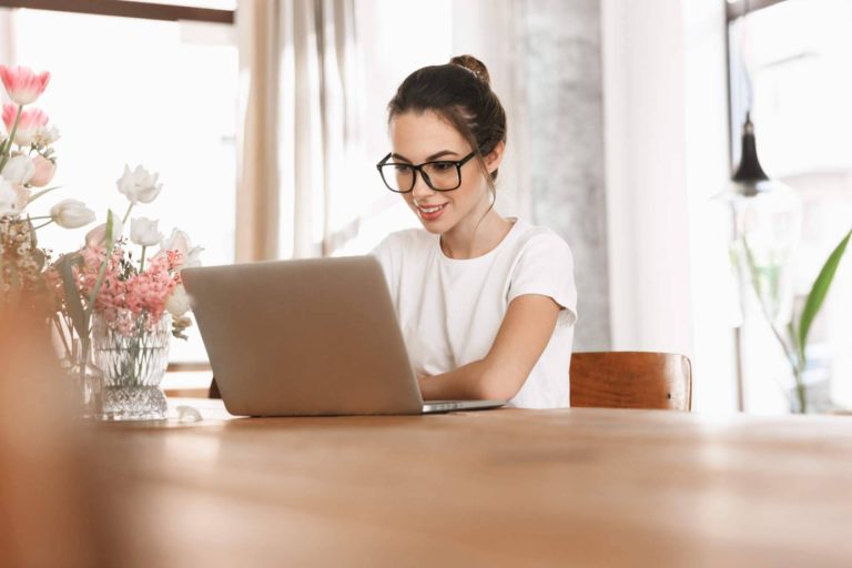 Modelos digitales como Devuelving transforman el panorama de las franquicias online en España