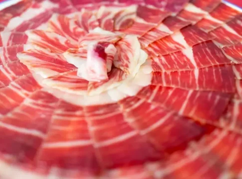 jamón ibérico nuevo lujo mesa navidad subida histórica El jamón ibérico, el nuevo lujo en la mesa: la subida histórica empuja a una única solución Fuente: Pixabay