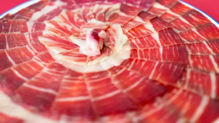 El jamón ibérico, el nuevo lujo en la mesa: la subida histórica empuja a una única solución