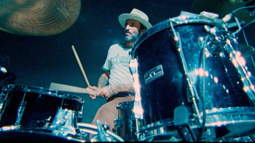leiva hasta que me quede sin voz documental movistar plus Leiva se quita el sombrero en Movistar Plus: el viaje a las entrañas de Miguel detrás del artista Fuente: Movistar Plus