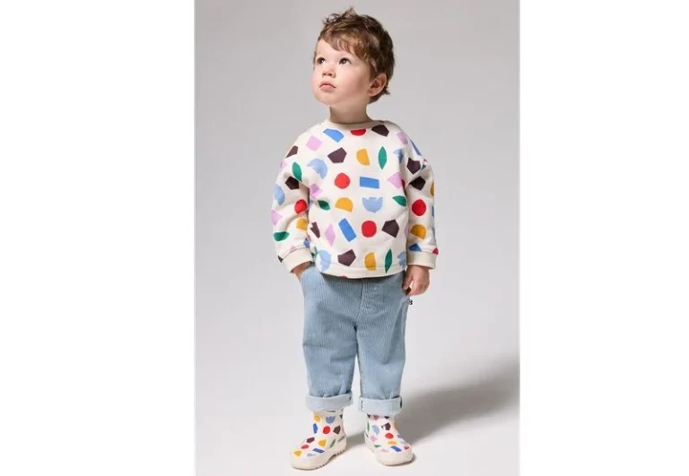 La moda infantil apuesta por rayas, tonos cálidos y sostenibilidad para el invierno de 2025