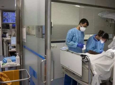 sanidad 2026 hospitales abarrotados sanitarios agotados El gran debe de España en 2026 está en la Sanidad: hospitales abarrotados y sanitarios agotados Fuente: Europa Press