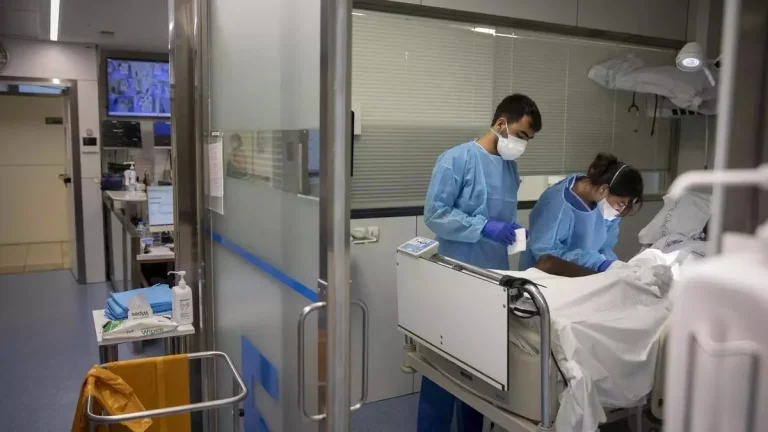 Las hospitalizaciones psiquiátricas en jóvenes durante episodios de calor extremo aumentan hasta un 30 %