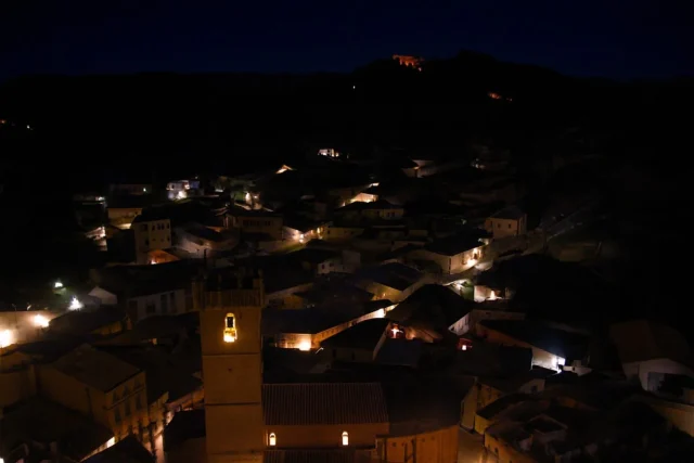 Uncastillo con seis iglesias románicas nevadas: el tesoro medieval de Zaragoza