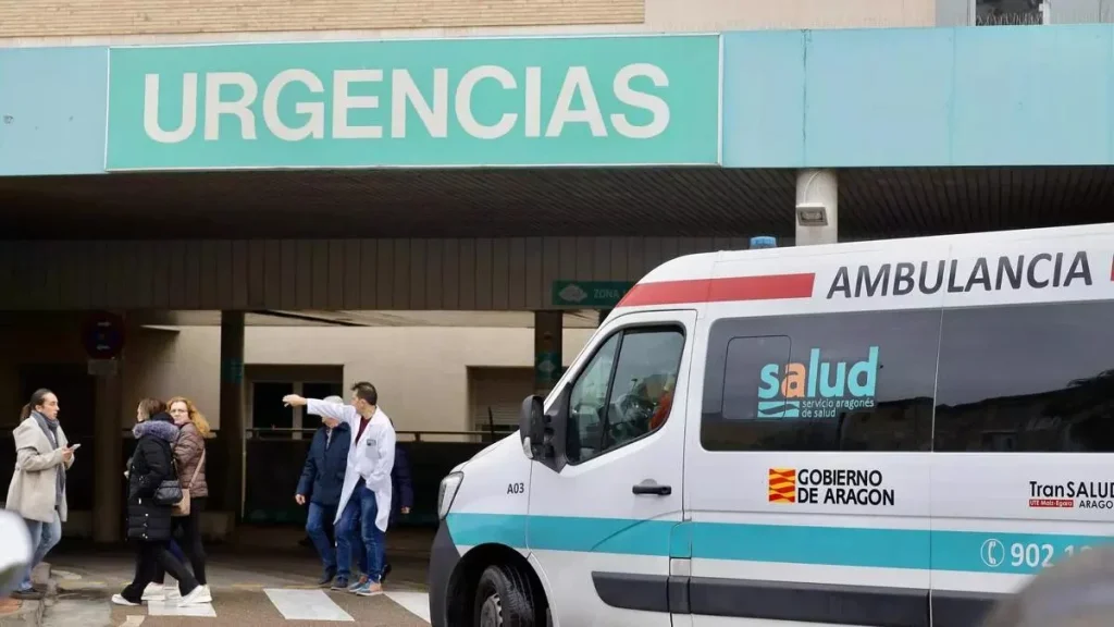 Sindicatos sanitarios estallan contra las comunidades: "Estamos desbordados y miran a otro lado" Fuente: Agencias