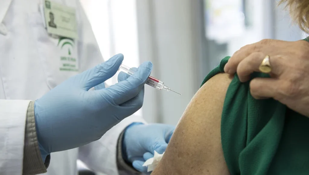 El escudo invernal: así funcionan las nuevas vacunas 'todo en uno' contra COVID y gripe Fuente: Junta de Andalucía