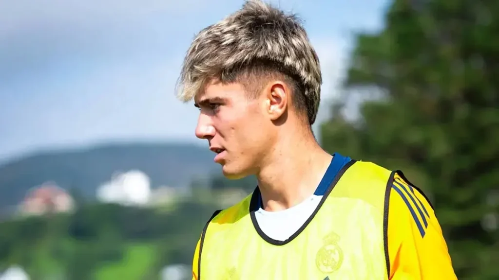 Xabi Alonso abre la puerta a Valdepeñas: de descartado por el club a debutar con el primer equipo del Real Madrid 1 Xabi Alonso abre la puerta a Valdepeñas: de descartado por el club a debutar con el primer equipo del Real Madrid Fuente: RMCF