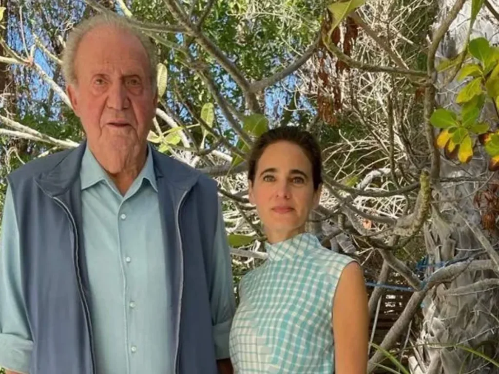“Si Juan Carlos I muriera solo en el exilio debilitaría a la Corona”: Las contundentes revelaciones que exponen e incomodan a la Casa Real 2 ¡Bulos desmentidos! Laurence Debray aclara que ni una palabra sobre la Reina Letizia fue suprimida de ‘Reconciliación’