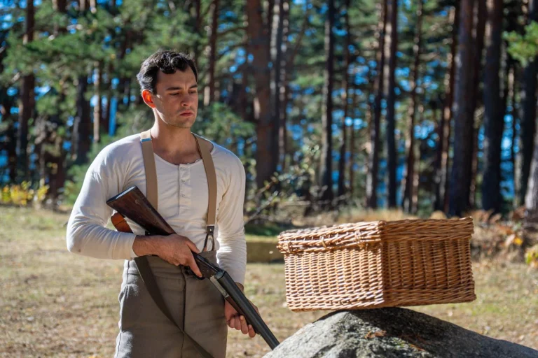 ¿Curro ahora es objetivo militar?: Este lunes en ‘La Promesa’ las cosas se ponen muy tensas  