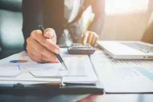 200 horas al año perdidas entre papeles y trámites