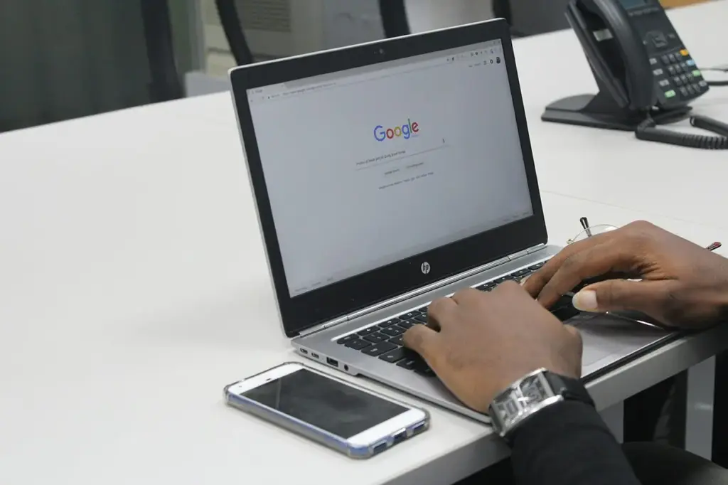 Alerta de seguridad: detectan plugins en Chrome y Edge que registran conversaciones de video en secreto