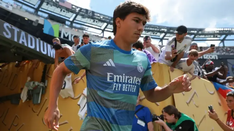 Álvaro Arbeloa ignora la puntería de Gonzalo García