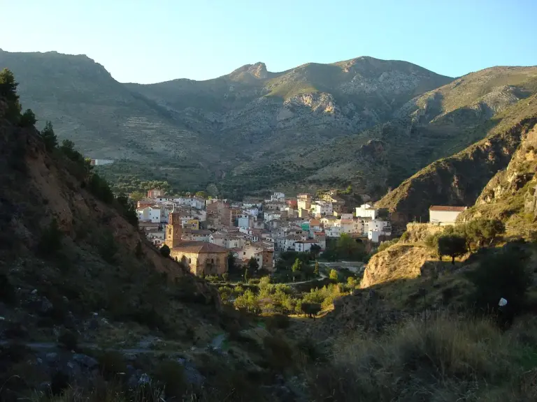 Báñate a 40 grados rodeado de nieve sin pagar entrada: las pozas termales de Arnedillo que son mejores que un spa