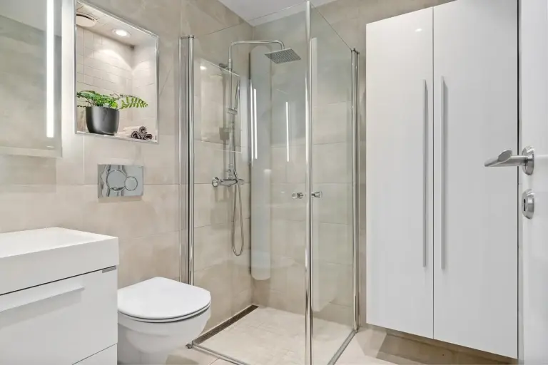 Baño moderno y minimalista. Pixabay