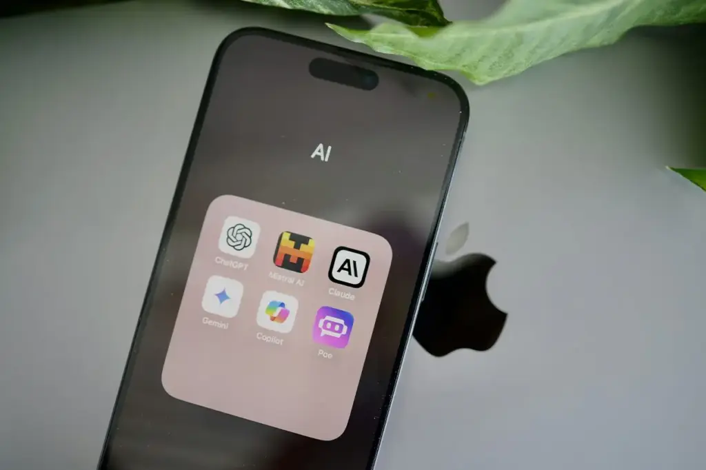ChatGPT frente a Gemini y Claude_ análisis de las mejores IA del momento