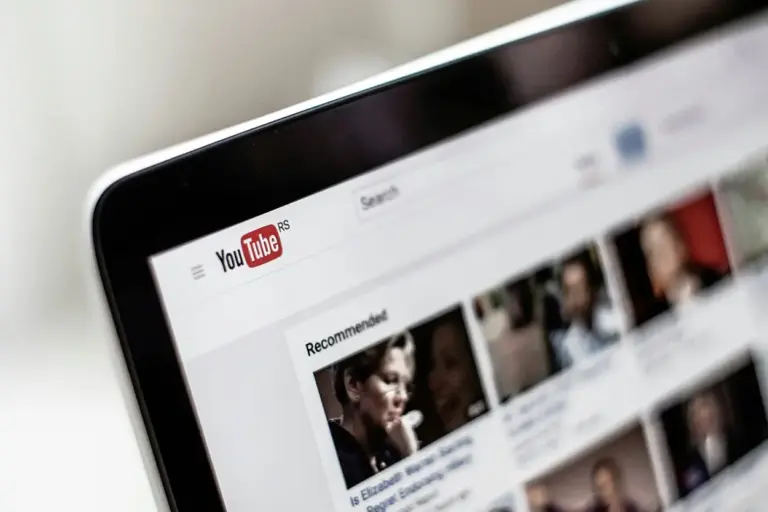 El TJUE rompe el blindaje de YouTube: Google será responsable si comparte ingresos con creadores