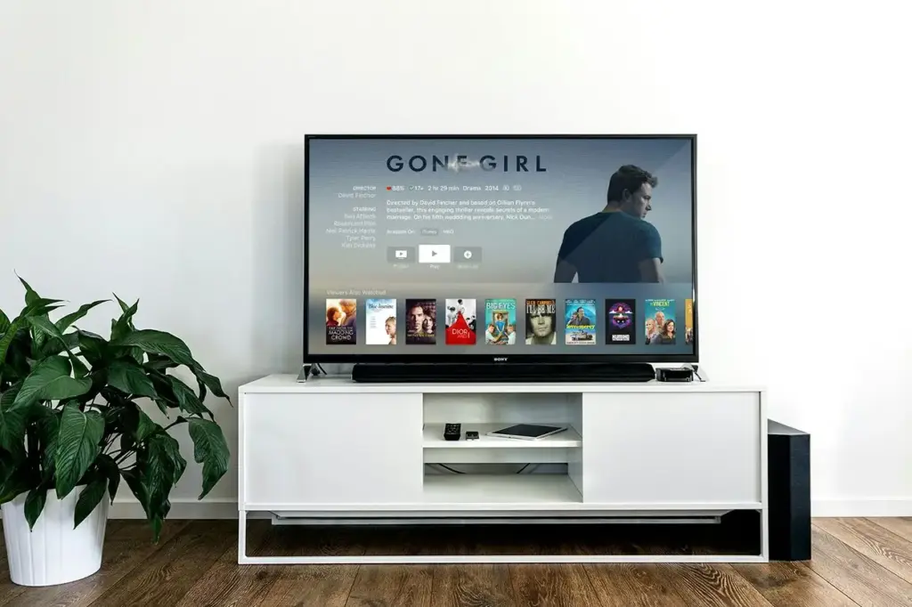 Detecta qué marcas de Smart TV registran tu actividad y cómo desactivar el rastreo completamente